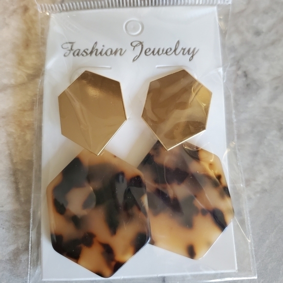 NEW tortoise shell & gold hexagon earrings - Picture 4 of 5